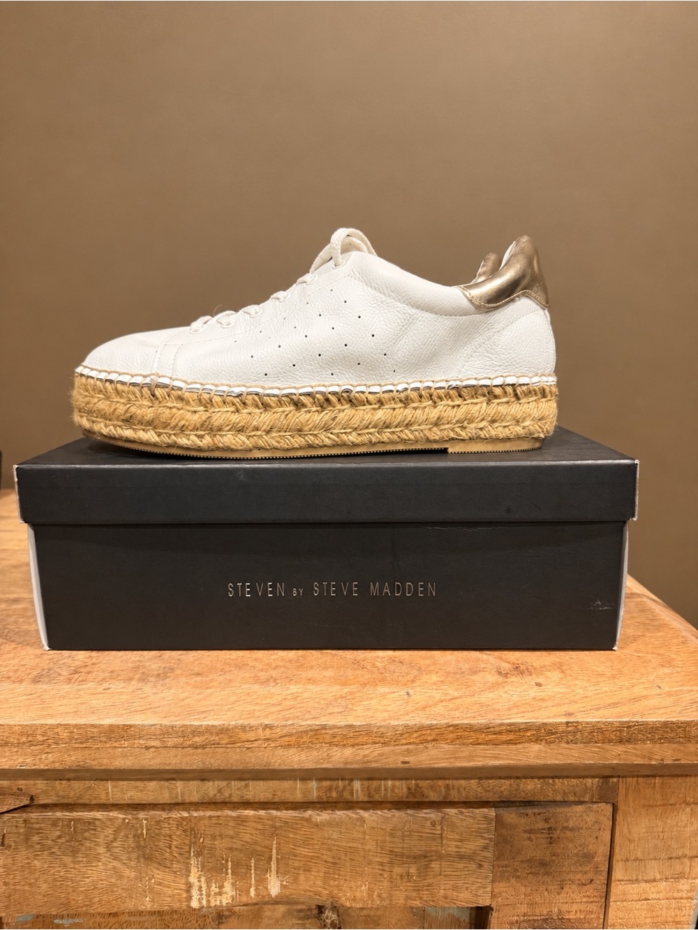Steven by Steve Madden “Pace” White and Gold Espadrille Platform Sneakers Size 9